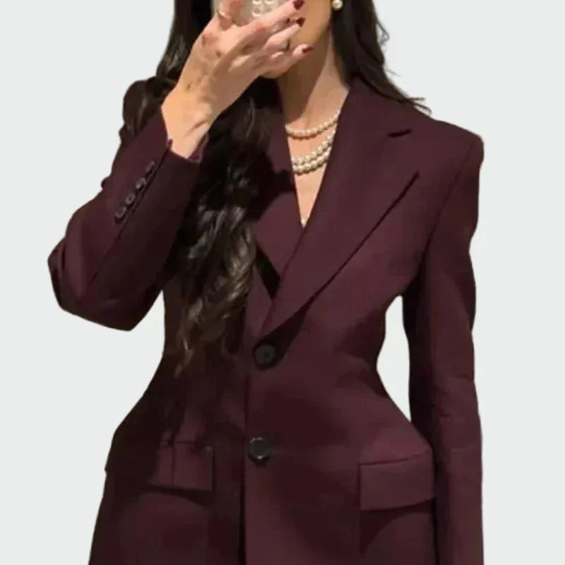 Nikol - Blazer con un corte impresionante y botones